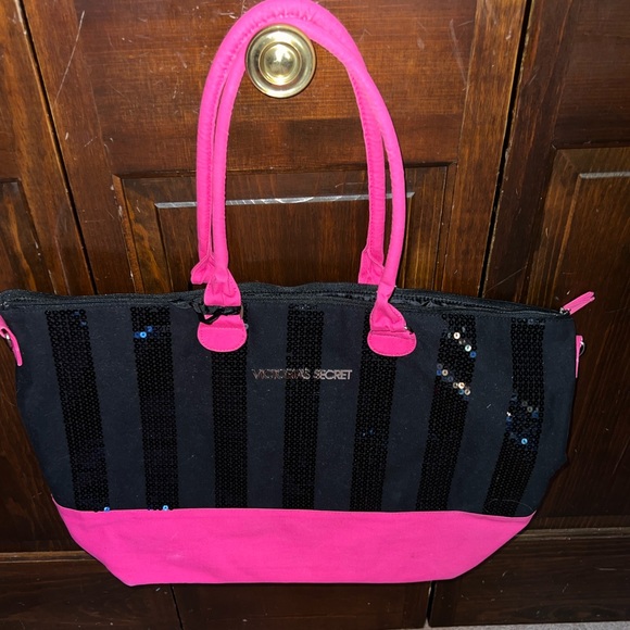 2 Victoria Secret bags - Picture 4 of 5